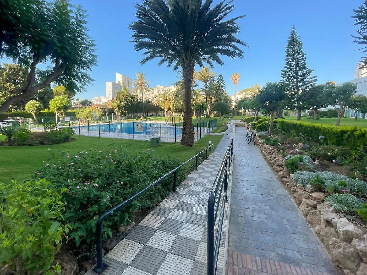 Oasis-Real-Apartment Beautiful Modern Apartment With Pool And Near The Beach Benalmádena 0*,  İspanya
